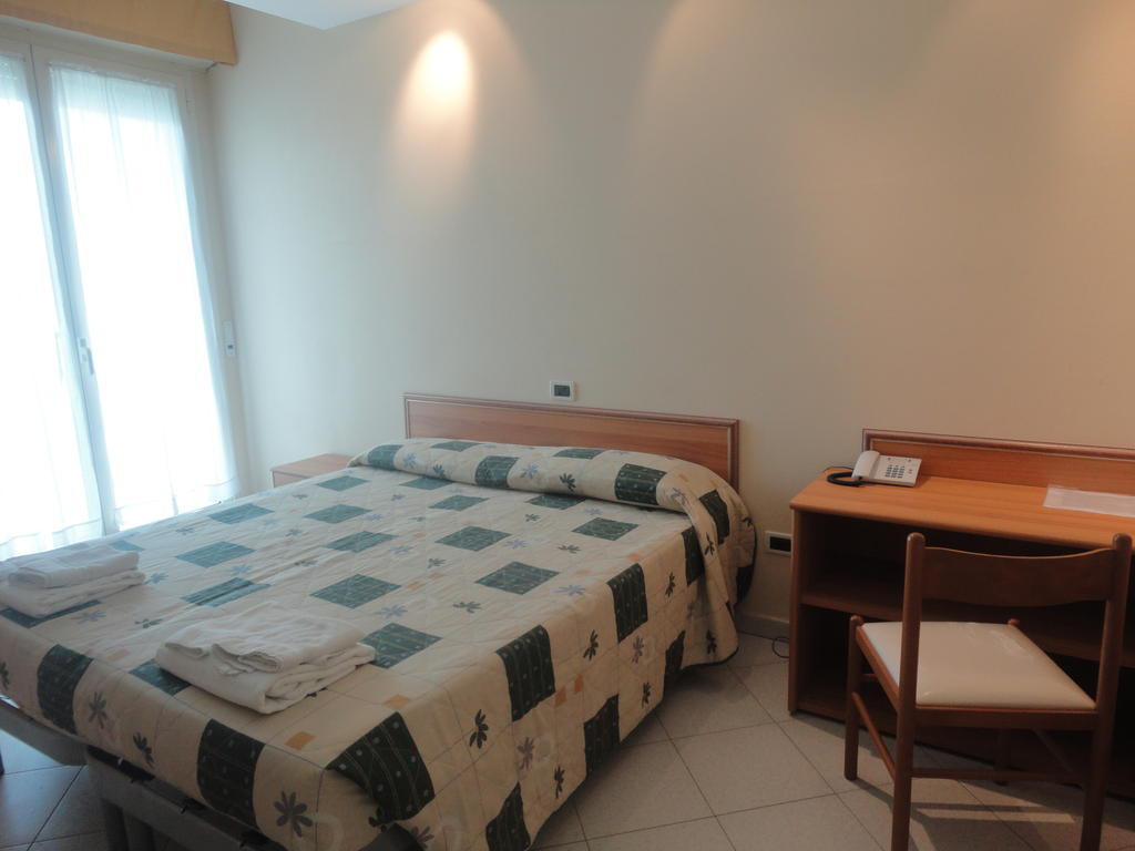Hotel Al Ragno Cesenatico Oda fotoğraf